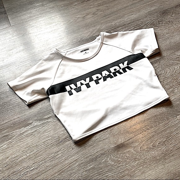 IVY PARK - Cropped Sporty T-Shirt - Crossed Back - Size Medium - Picture 16 of 16